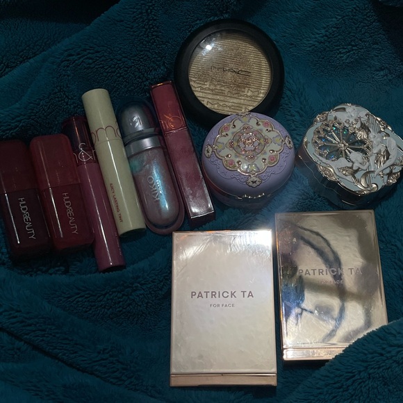 Makeup bundle - Picture 2 of 4
